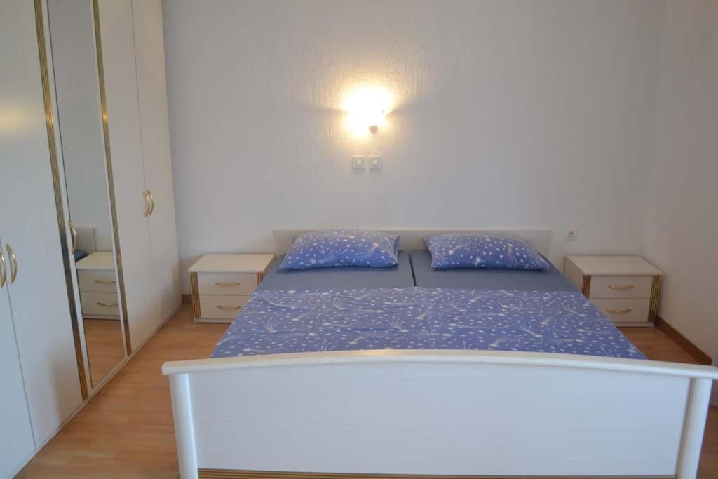 Apartments Jasna And Mirko Lopar Bagian luar foto