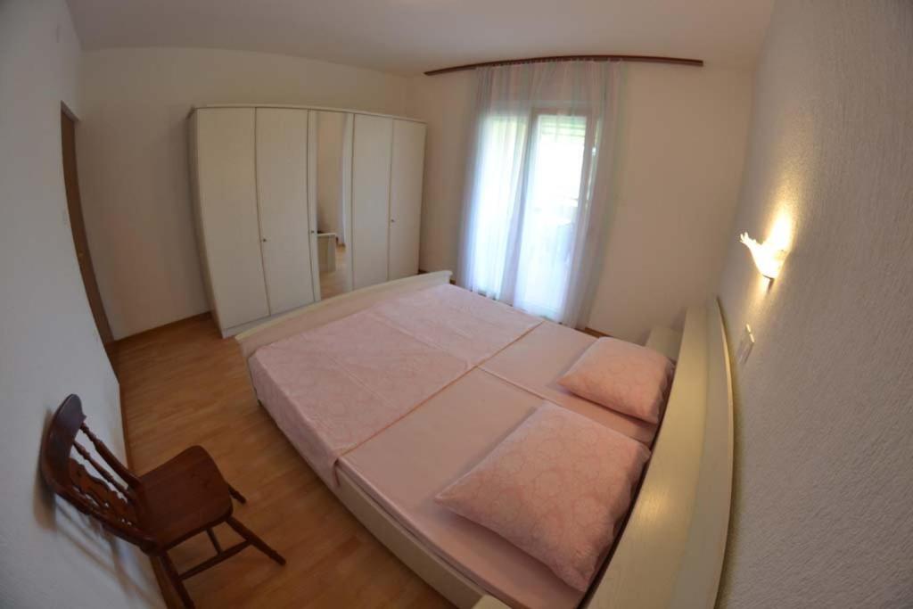 Apartments Jasna And Mirko Lopar Bagian luar foto